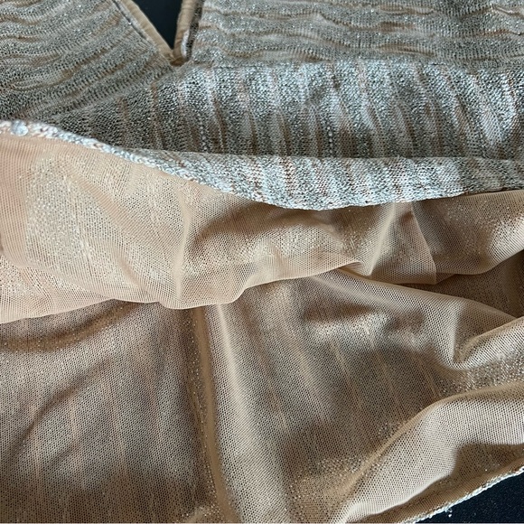 St John Couture Gold Gilded Knit Metallic Sparkle Top Size 14 - Picture 14 of 17